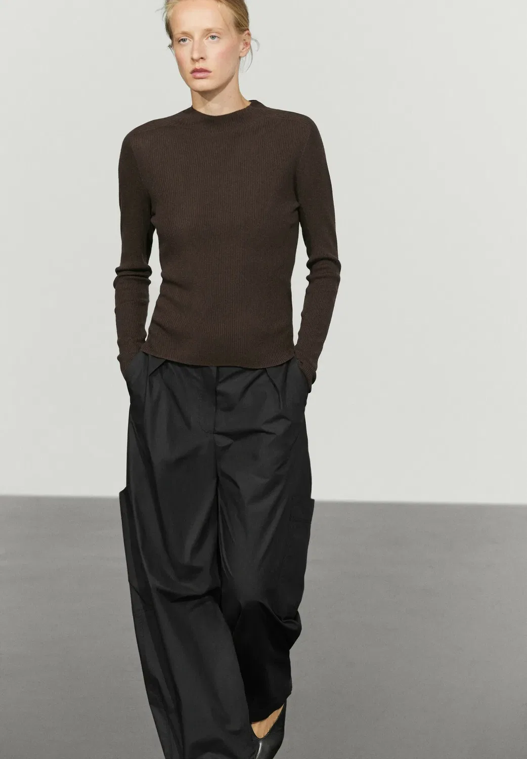Вязаный свитер с воротником-стойкой в рубчик Massimo Dutti, Brown