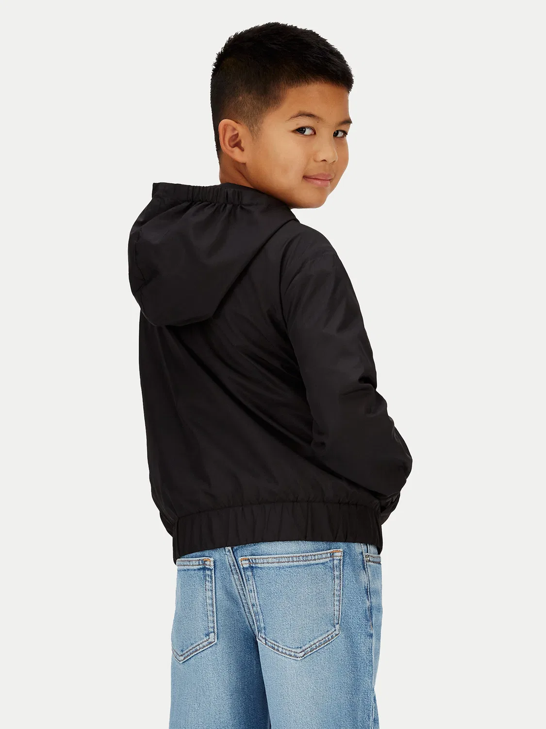Демисезонная куртка стандартного кроя для мальчика Monologo Essential Calvin Klein Jeans, черный — фото 3