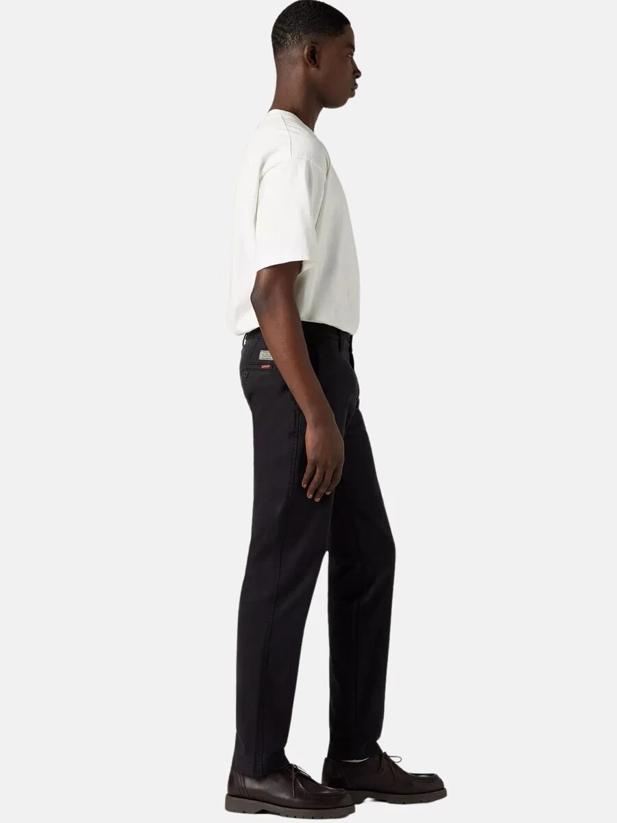 Брюки-чиносы LEVI'S зауженного кроя 'XX CHINO STD II' черного цвета — фото 3
