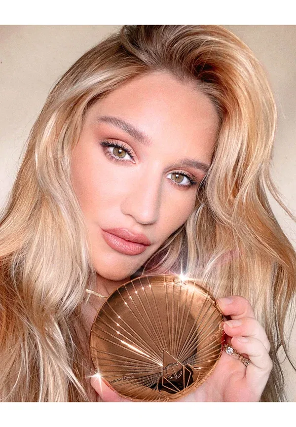 Бронзер для аэрографа - сменный блок - бронзер 16 г Charlotte Tilbury, цвет 2 medium — фото 3