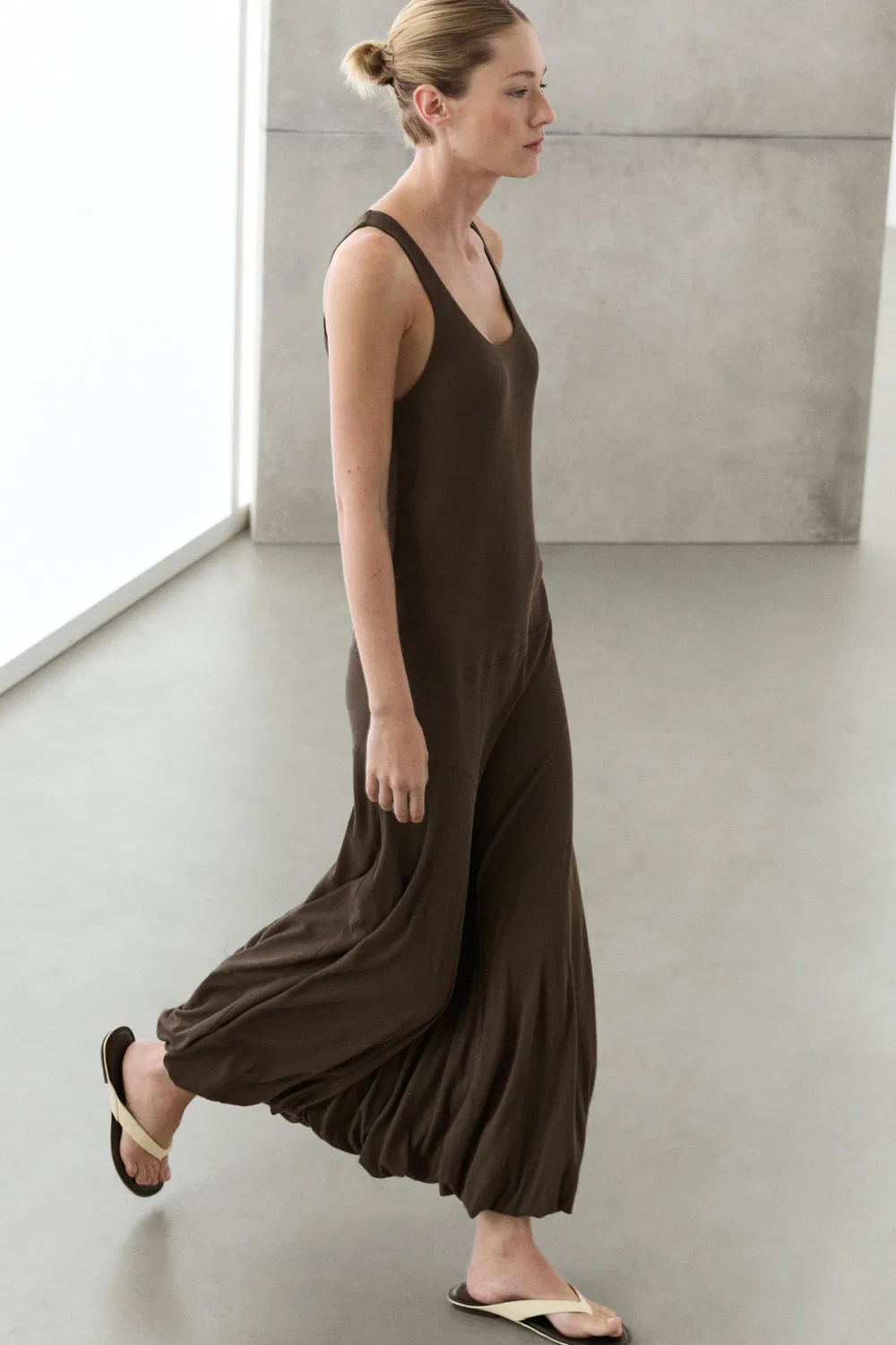 Платье миди с пышной отделкой Massimo Dutti, хаки — фото 3
