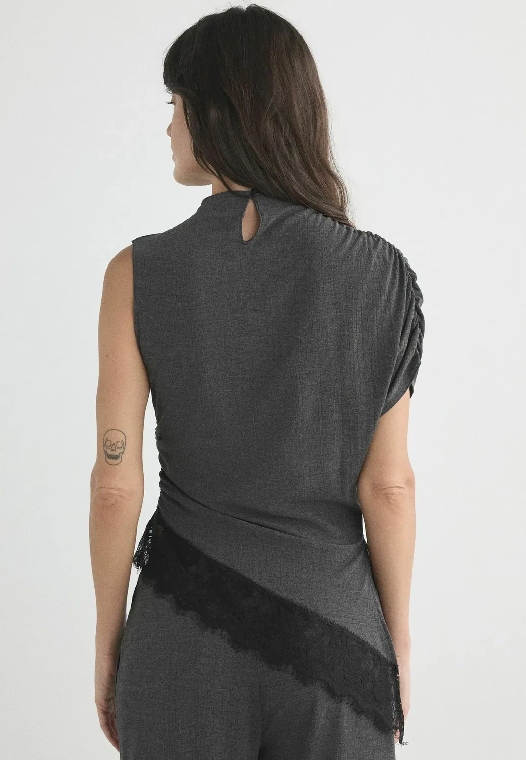 Блузка прямого кроя с асимметричным кружевным подолом и без рукавов Next, Charcoal Grey — фото 2