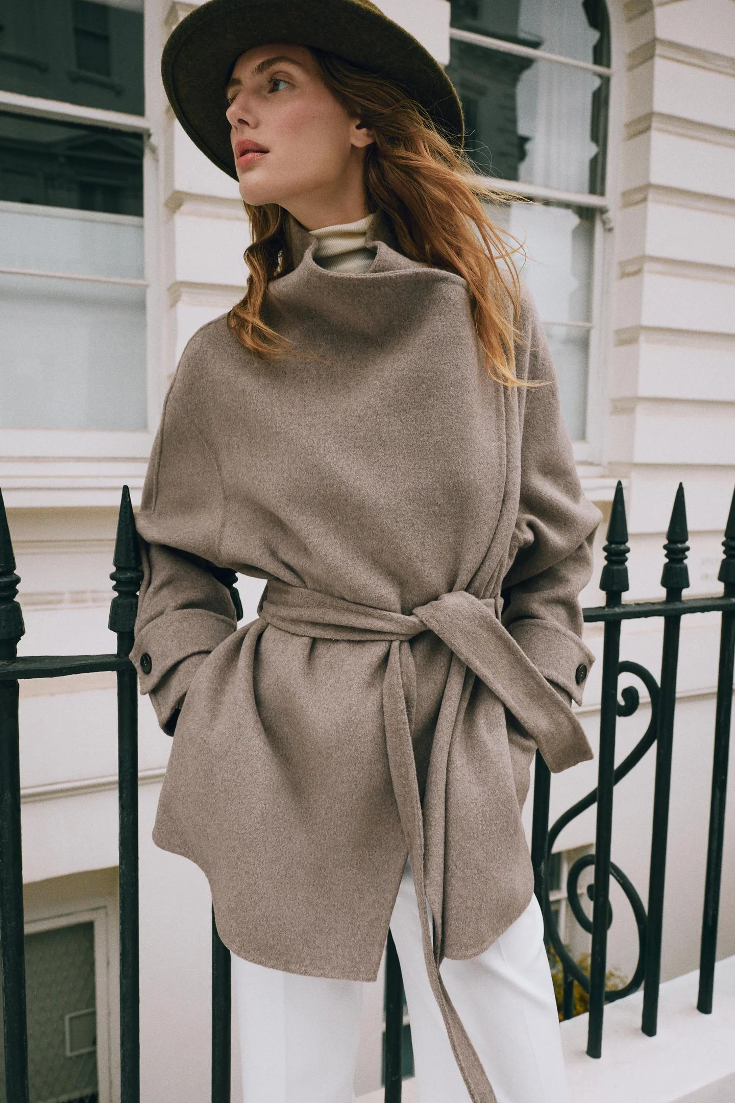 Пальто Zara с запахом из шерсти, коричнево‑бежевый