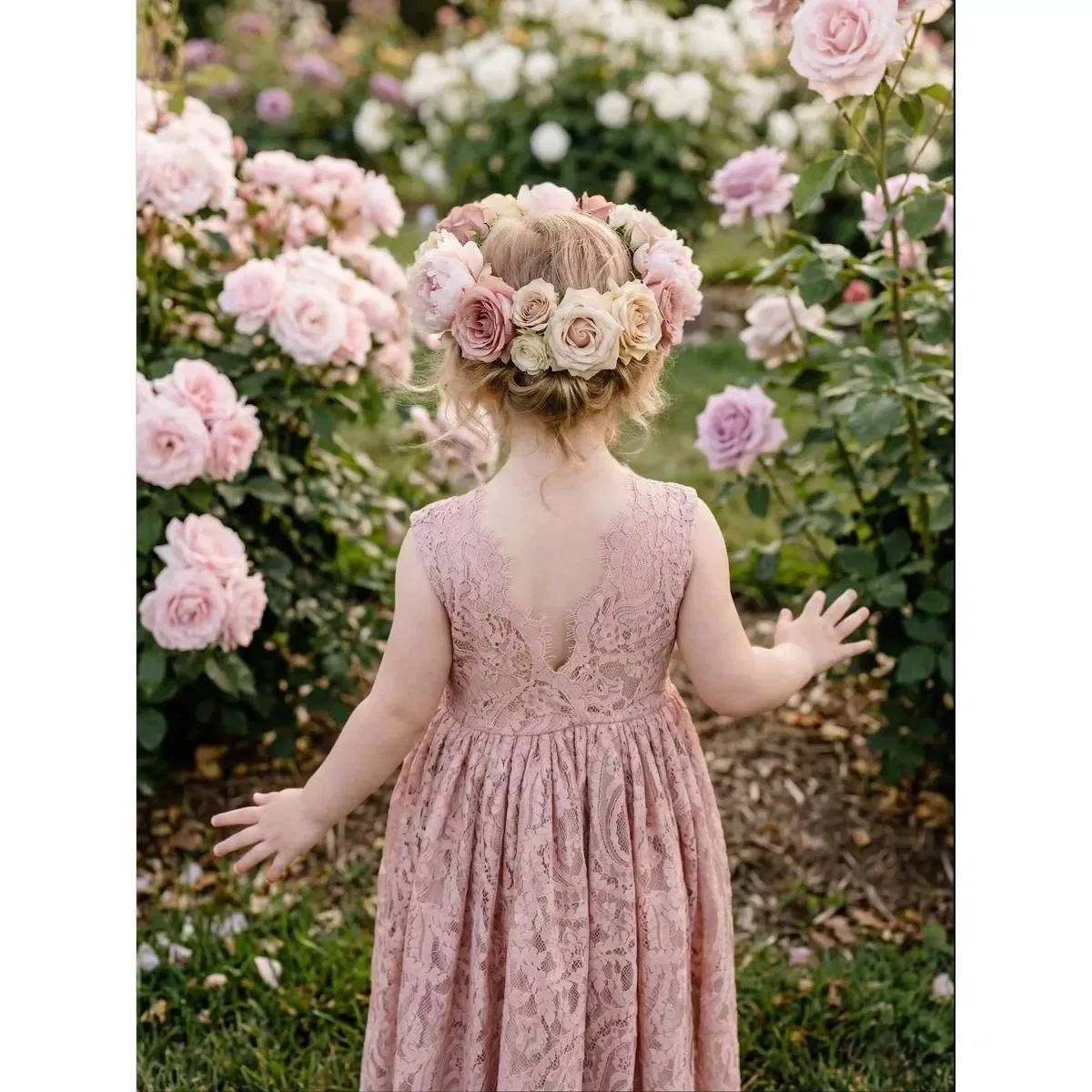 Детское платье для девочек с кружевом Paisley All-Over Lace V Back Sleeveless Maxi Flower Girl 2bunnies, Dusty Pink — фото 4