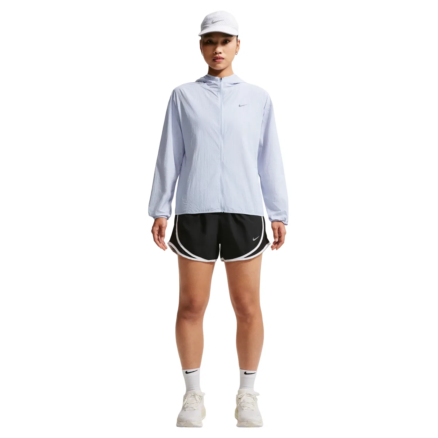 Женская куртка для тренировок Tempo UV Light Jacket Asia Sizing 'Light Blue' Nike, Light Blue — фото 3