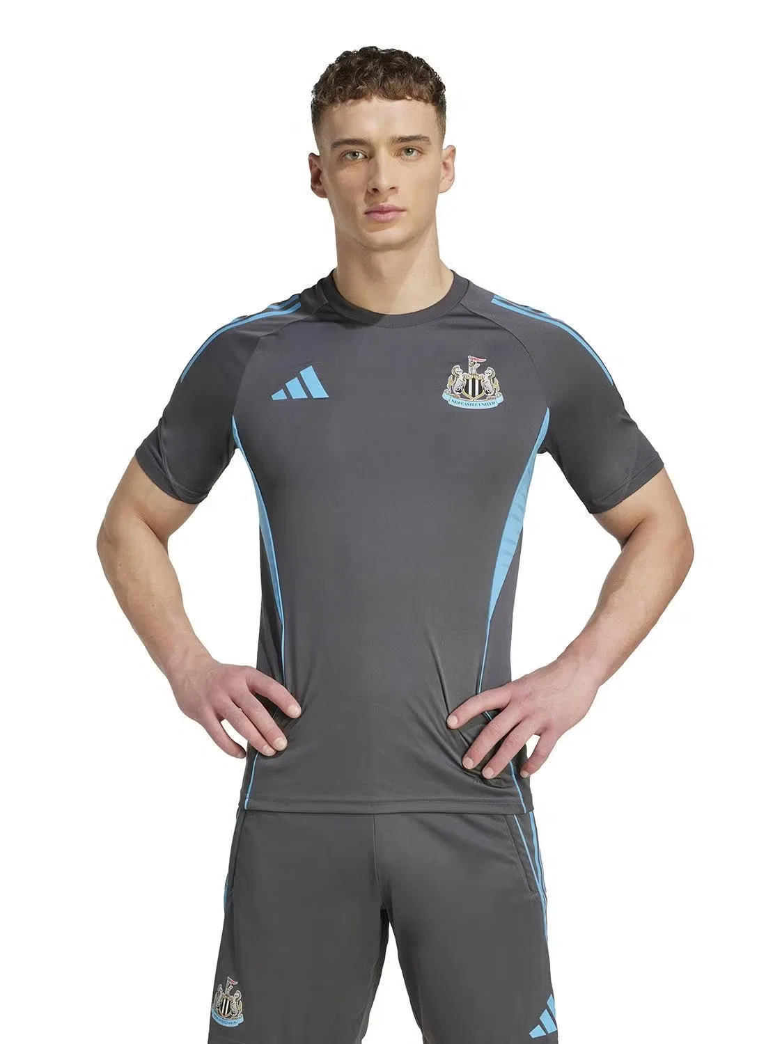 Футболка тренировочная с коротким рукавом Newcastle United FC 25/26 Adidas, серый