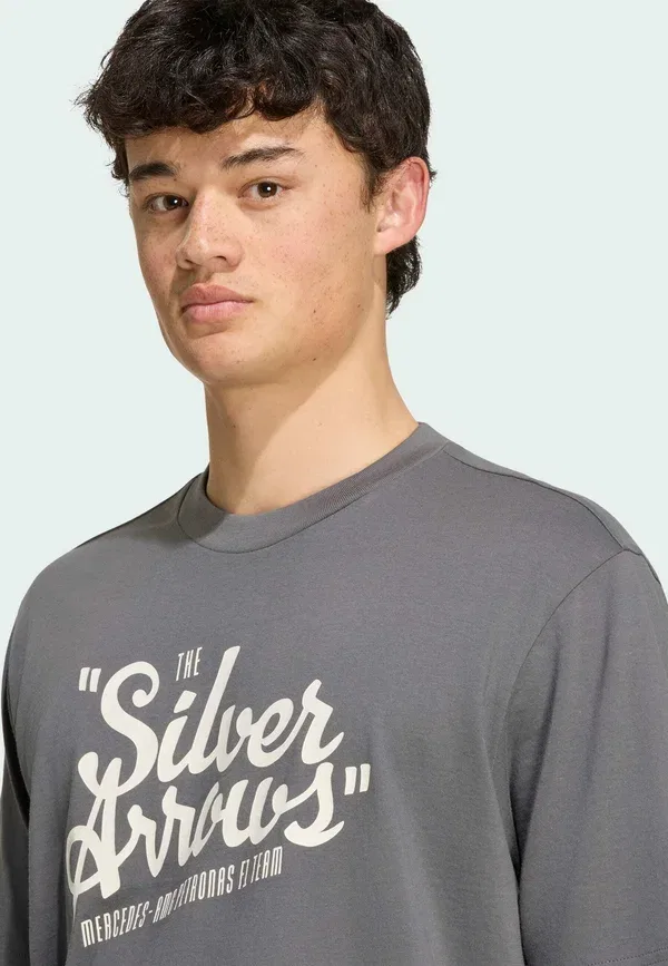 Футболка с принтом Mercedes - AMG Petronas Formula 1 Team Silver Adidas Performance, кремовый — фото 3