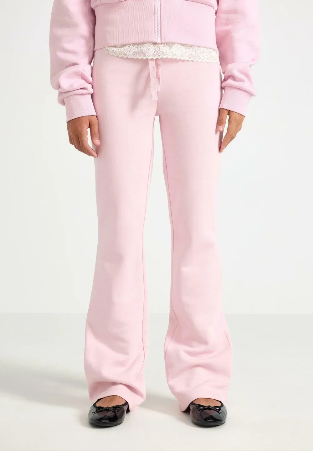 Расклешенные спортивные штаны - брюки от спортивного костюма Lindex, Light Pink — фото 2