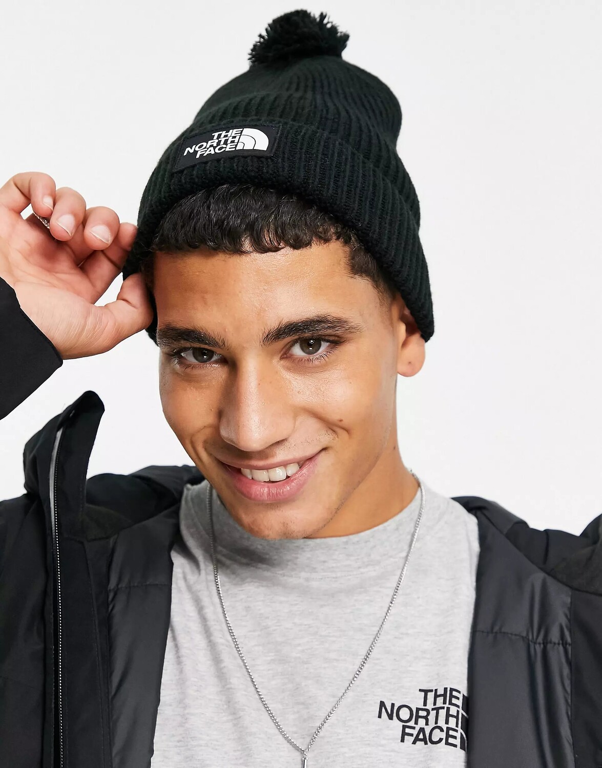 

Шапка The North Face Logo Patch Bobble, черный