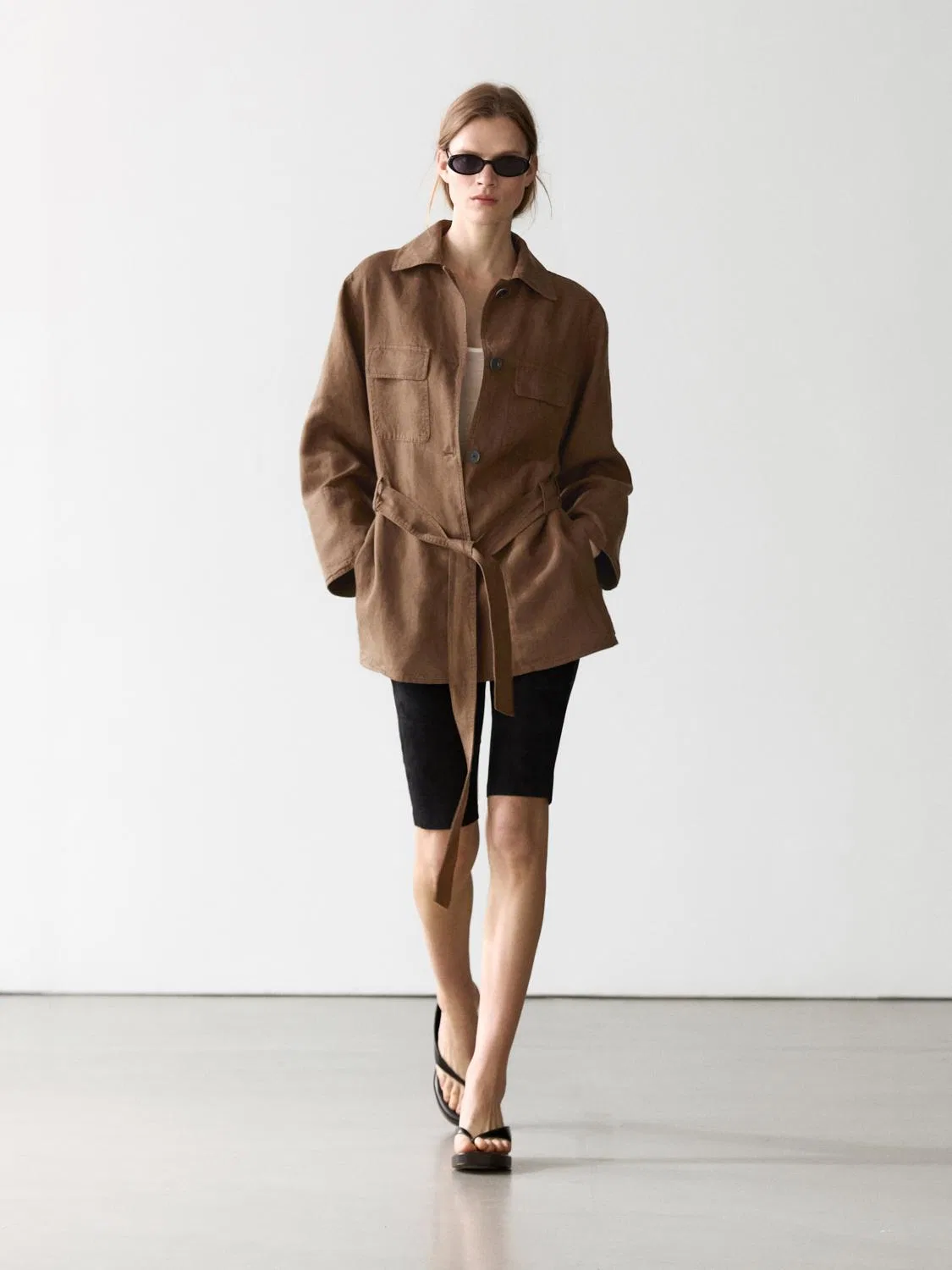 Блейзер из 100% льна с карманами и поясом Massimo Dutti, коричневый