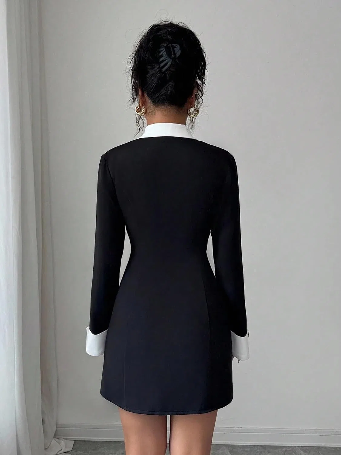 Женское A-силуэта мини-платье с длинным рукавом Elegant, Black/White — фото 3