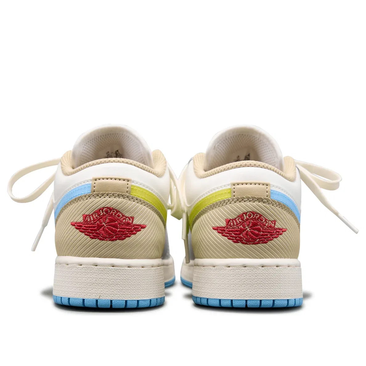 Детские кроссовки Air Jordan 1 Low 'Sail Football Blue C Jordan, Sail White/Soccer Blue/Chalk White/Light Smoky Gray/Linen White/Fitness Red — фото 4