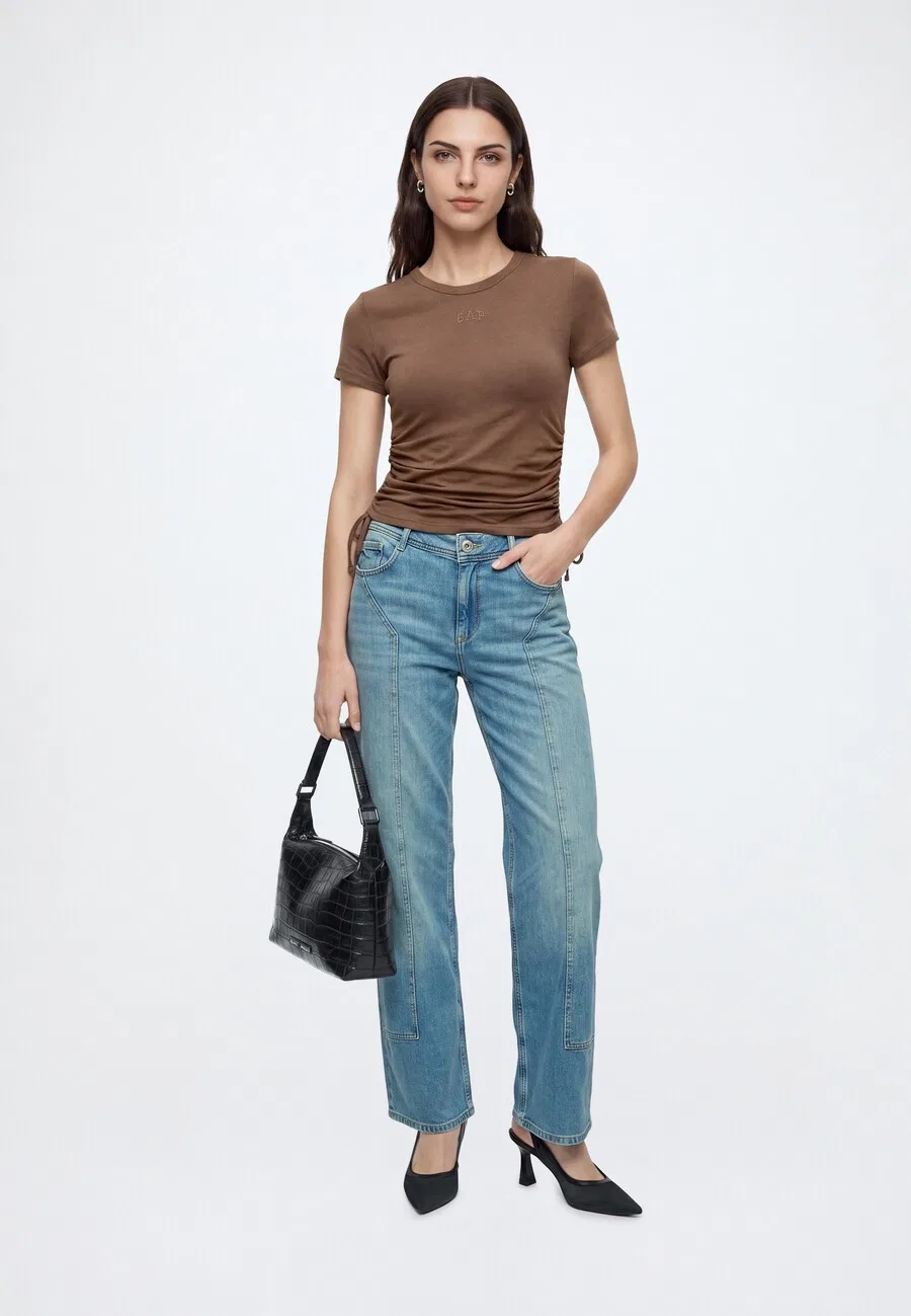 Футболка GAP коричневого цвета — фото 4