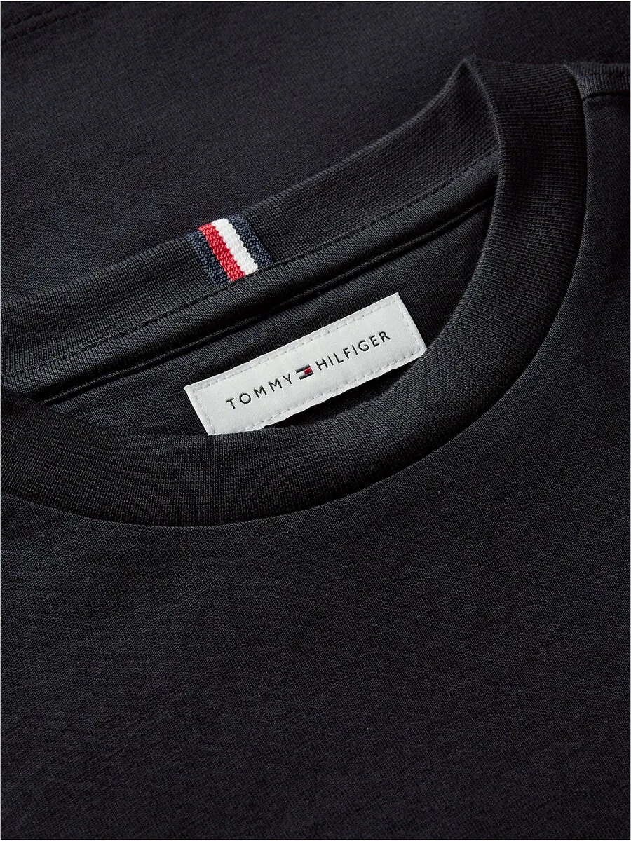 Футболка TOMMY HILFIGER 'Essential' черного цвета — фото 4