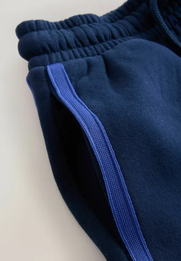 Шорты из хлопка и полиэстера Shorts fit - side stripe Next, темно-синий — фото 3