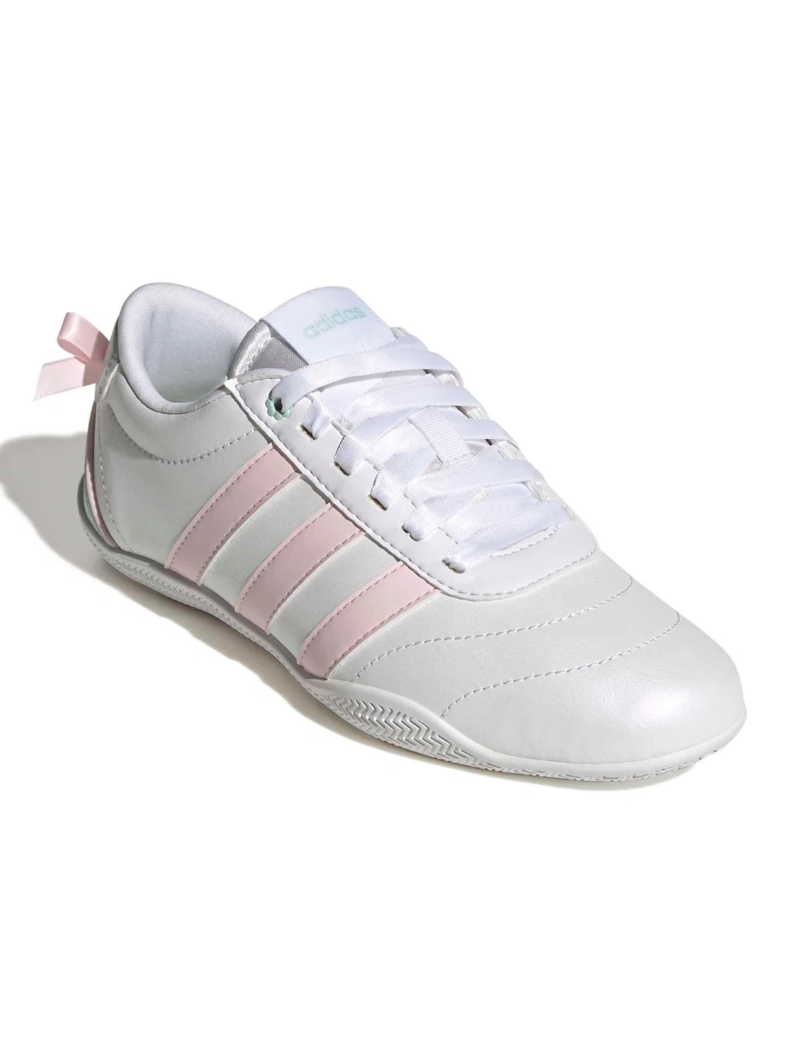 Спортивные кроссовки Adidas Sportswear GRAND COURT белого цвета
