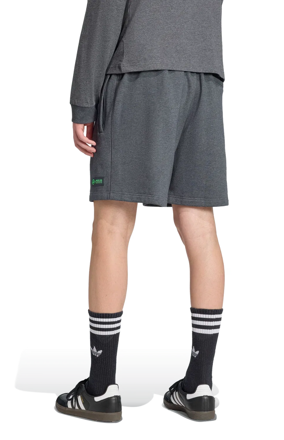 Мужские спортивные шорты свободного кроя Adidas Mercedes-AMG Petronas Formula One Team Premium Sweat Shorts, серый — фото 3