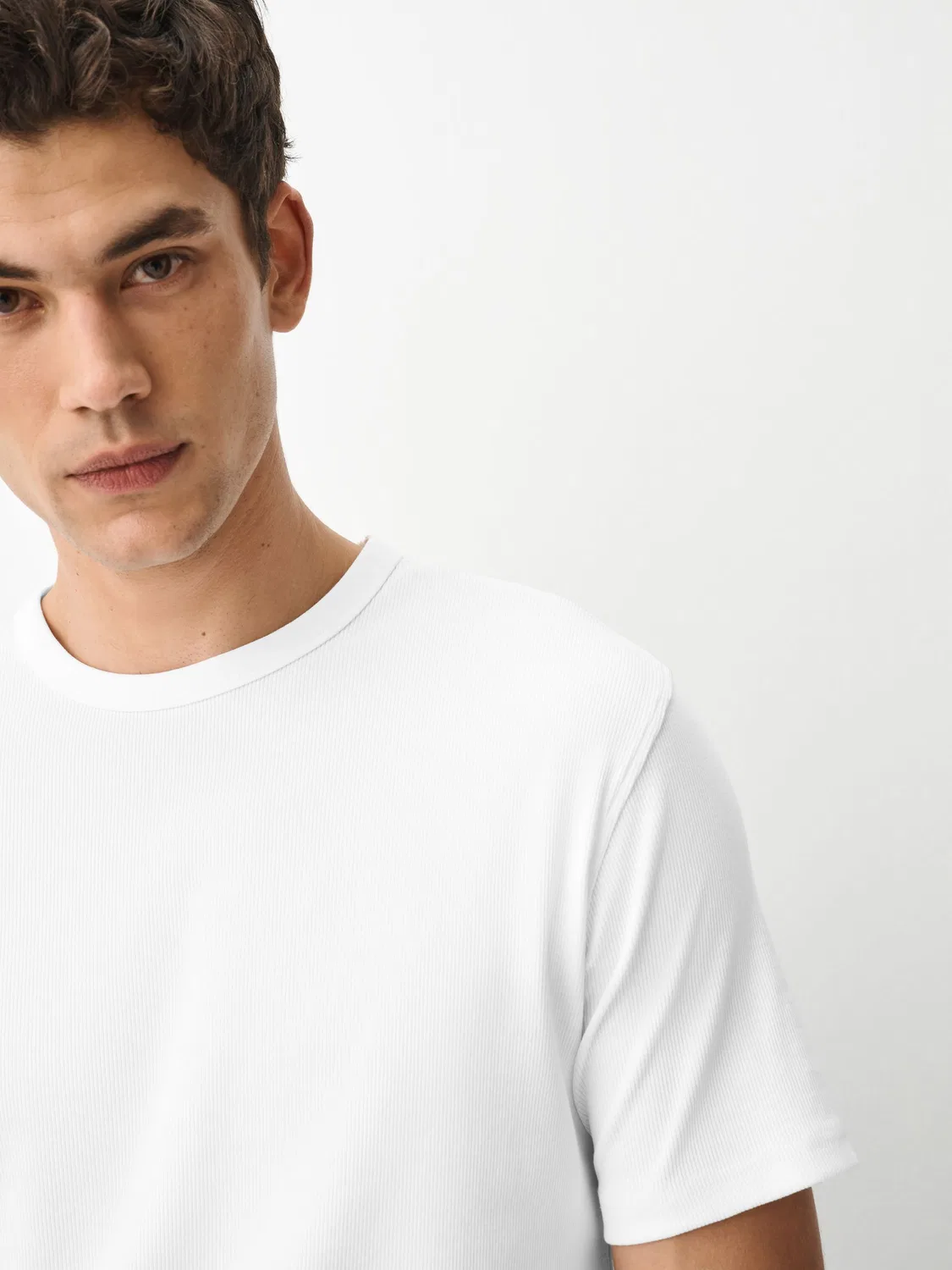 Футболка с рифленой текстурой White Ribbed Slim Fit Short Sleeve Crew Neck Next, белый — фото 4