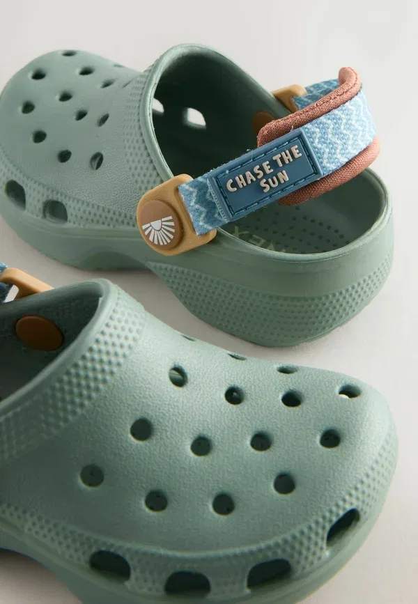 Клоги синтетические Regular fit - tape strap clogs Next, sage green, зеленый — фото 3