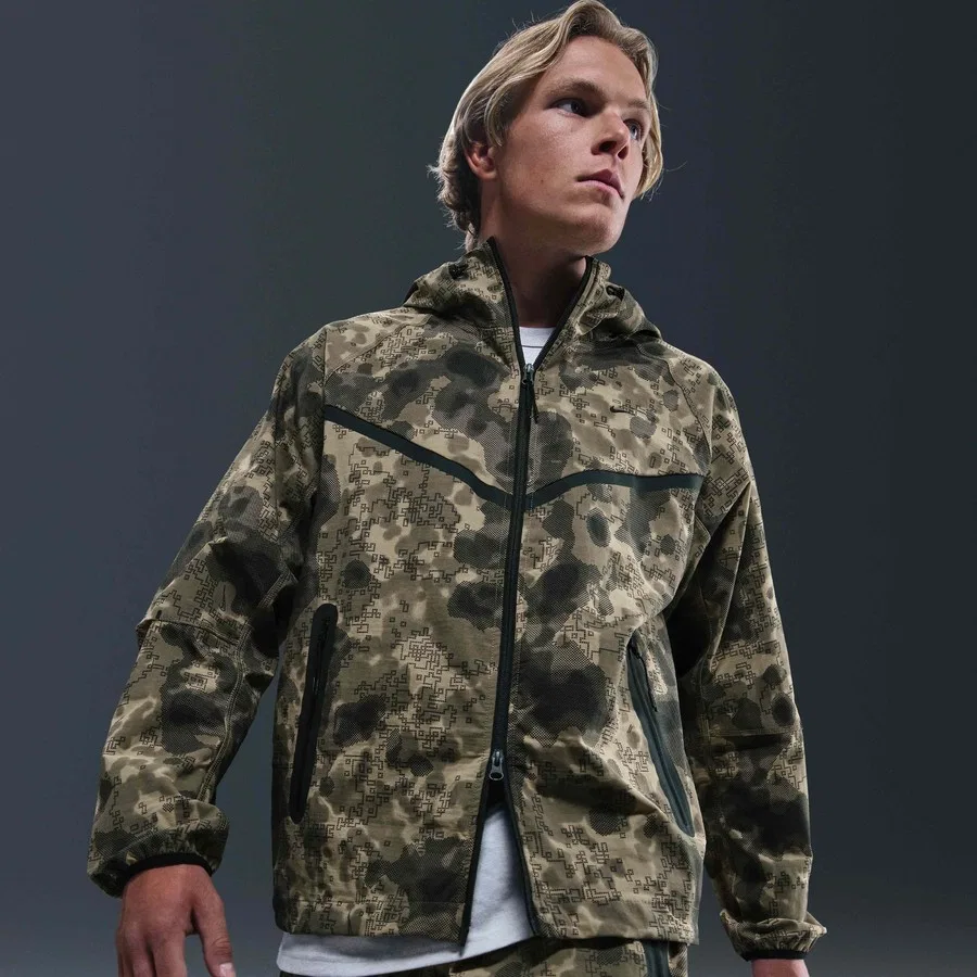 Мужской свитшот с капюшоном и принтом Tech Fleece Windrunner FZ Jacket Camo Nike