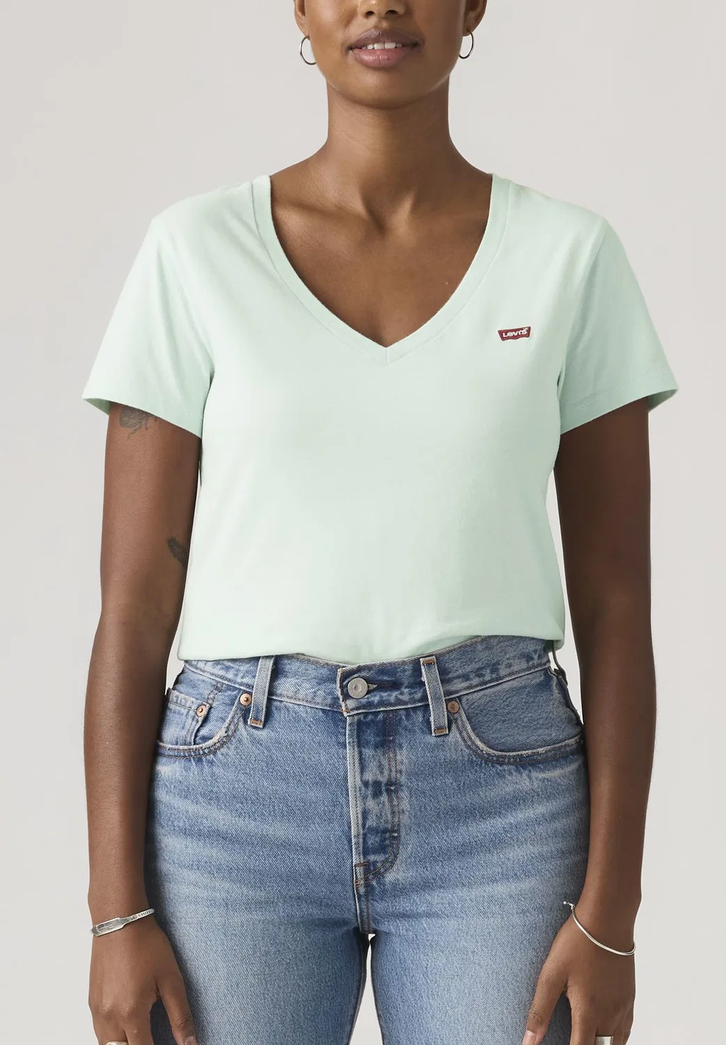 Женская футболка с V-образным вырезом Perfect Vneck Levi's, Pale Blue — фото 3