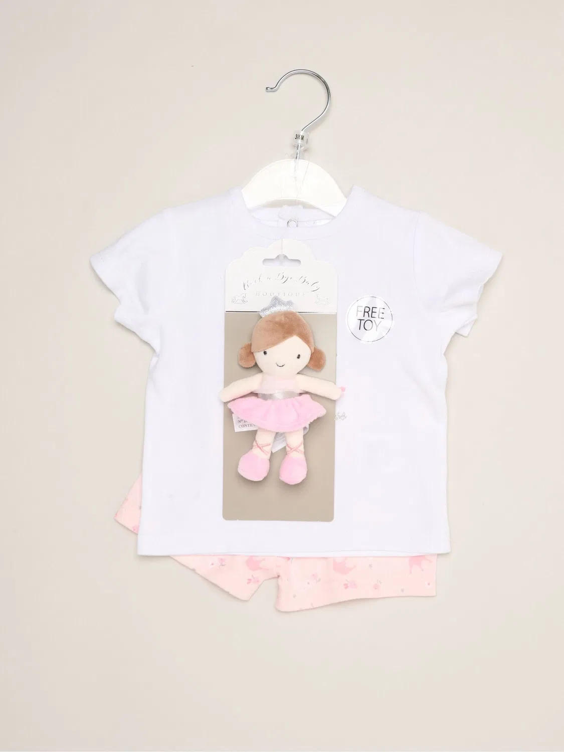 Комплект из футболки, шорт и игрушки, с динозаврами Rock-A-Bye Baby Boutique, розовый — фото 2