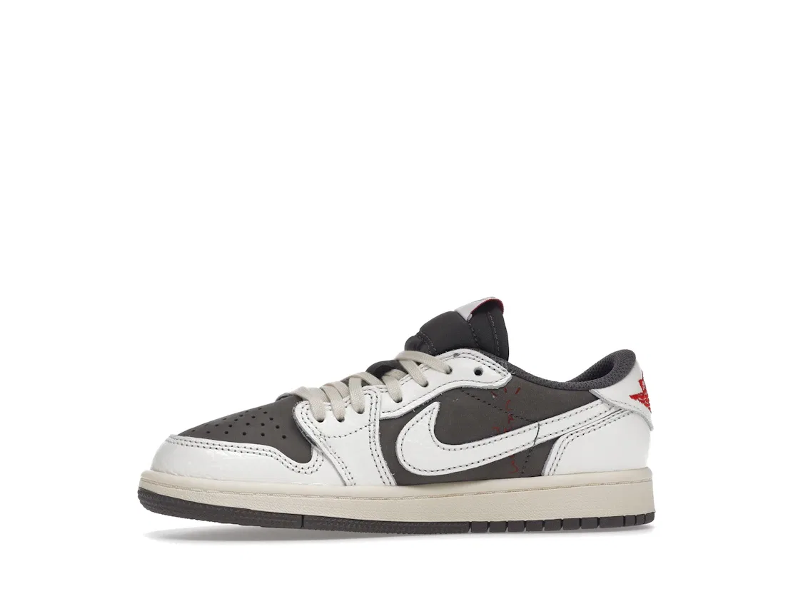 Детские кроссовки Lifestyle с принтом Jordan 1 Retro Low OG SP Travis Scott Reverse Mocha, Sail/University Red-Ridgerock — фото 3