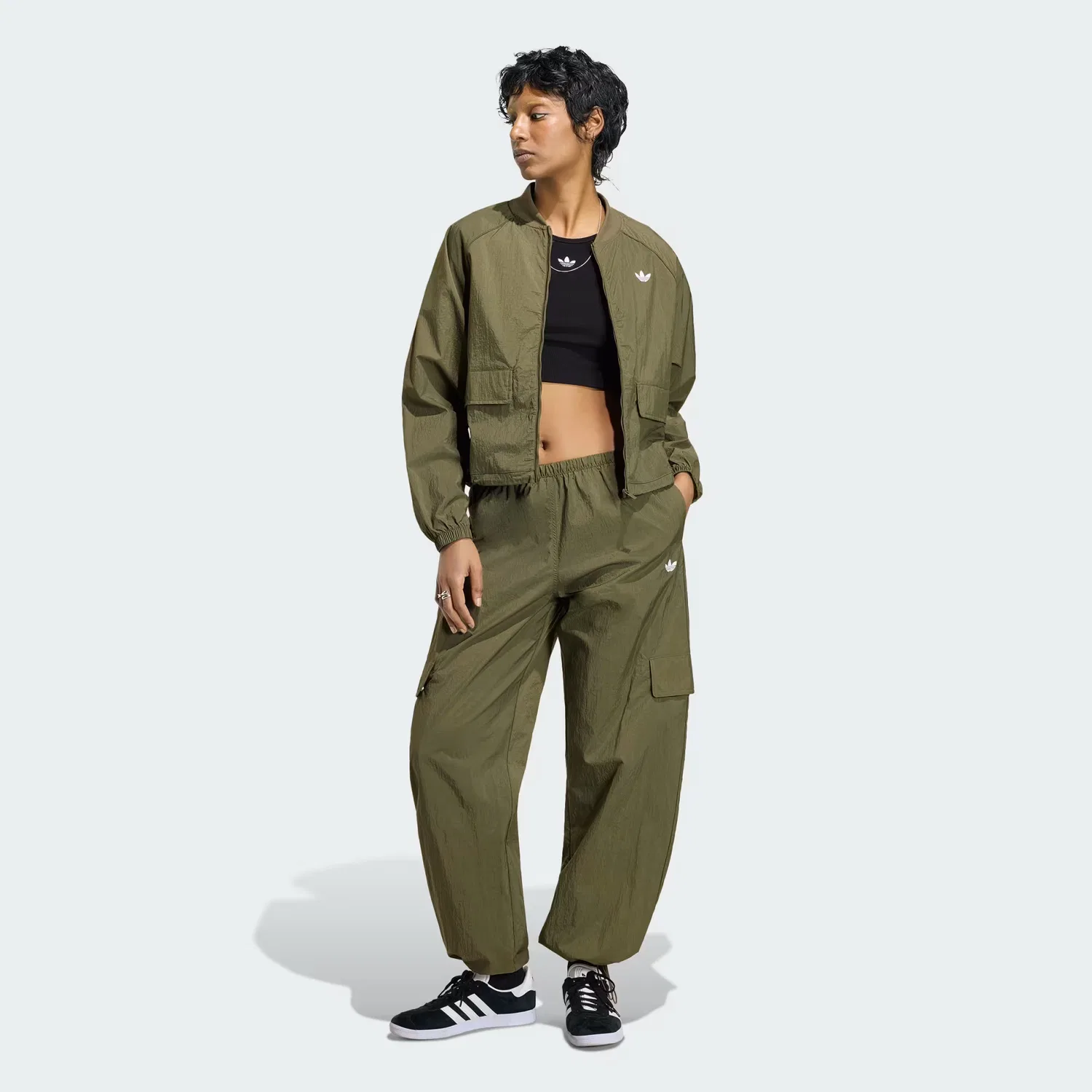 Женские брюки свободного кроя Essentials Woven Pant Adidas Originals, Olive Strata — фото 3