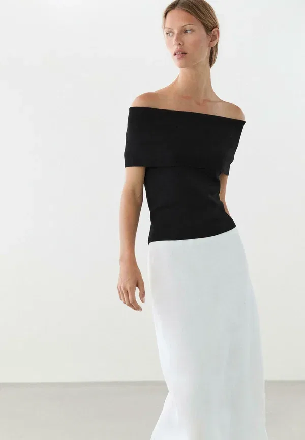 Топ с открытыми плечами из вискозы и полиамида Off-the-Shoulder top Massimo Dutti, черный
