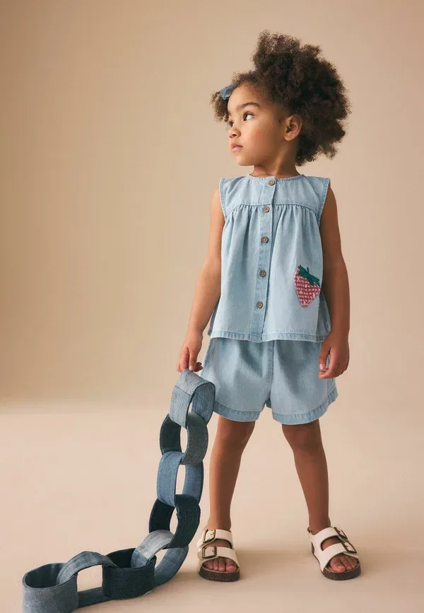Комплект: джинсовые шорты с вышивкой и топ Next, Strawberry Embroidered Denim, деним — фото 3