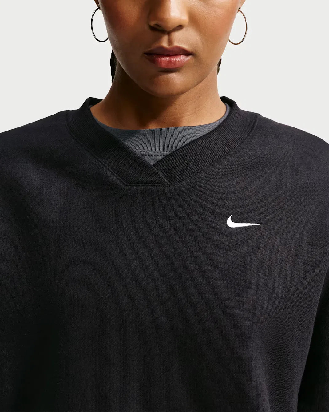 Женская свободная кофта с V-образным вырезом Nike Studio Fleece Medium Weight, Total Black/Sail — фото 3