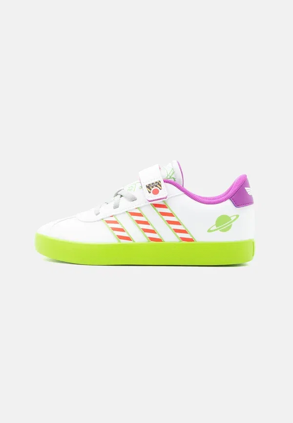 Кроссовки для бега по шоссе Court Buzz унисекс Adidas Performance, белый/зеленый
