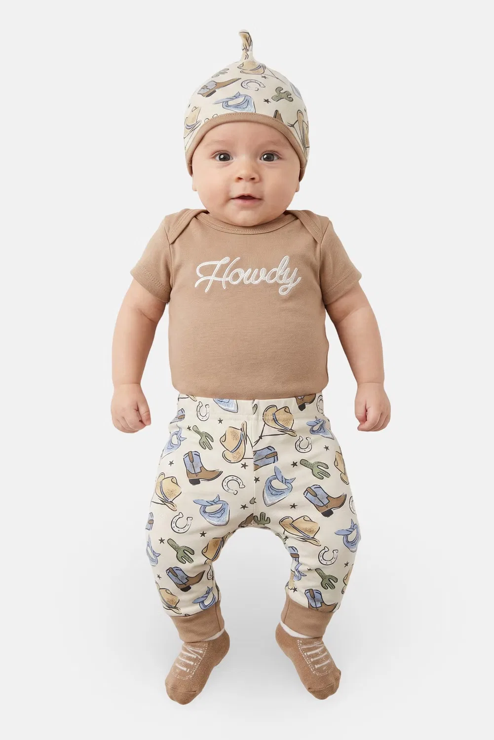 Комплект боди и штанов с шапочкой и носками, вышивка, Baby Essentials, разноцветный