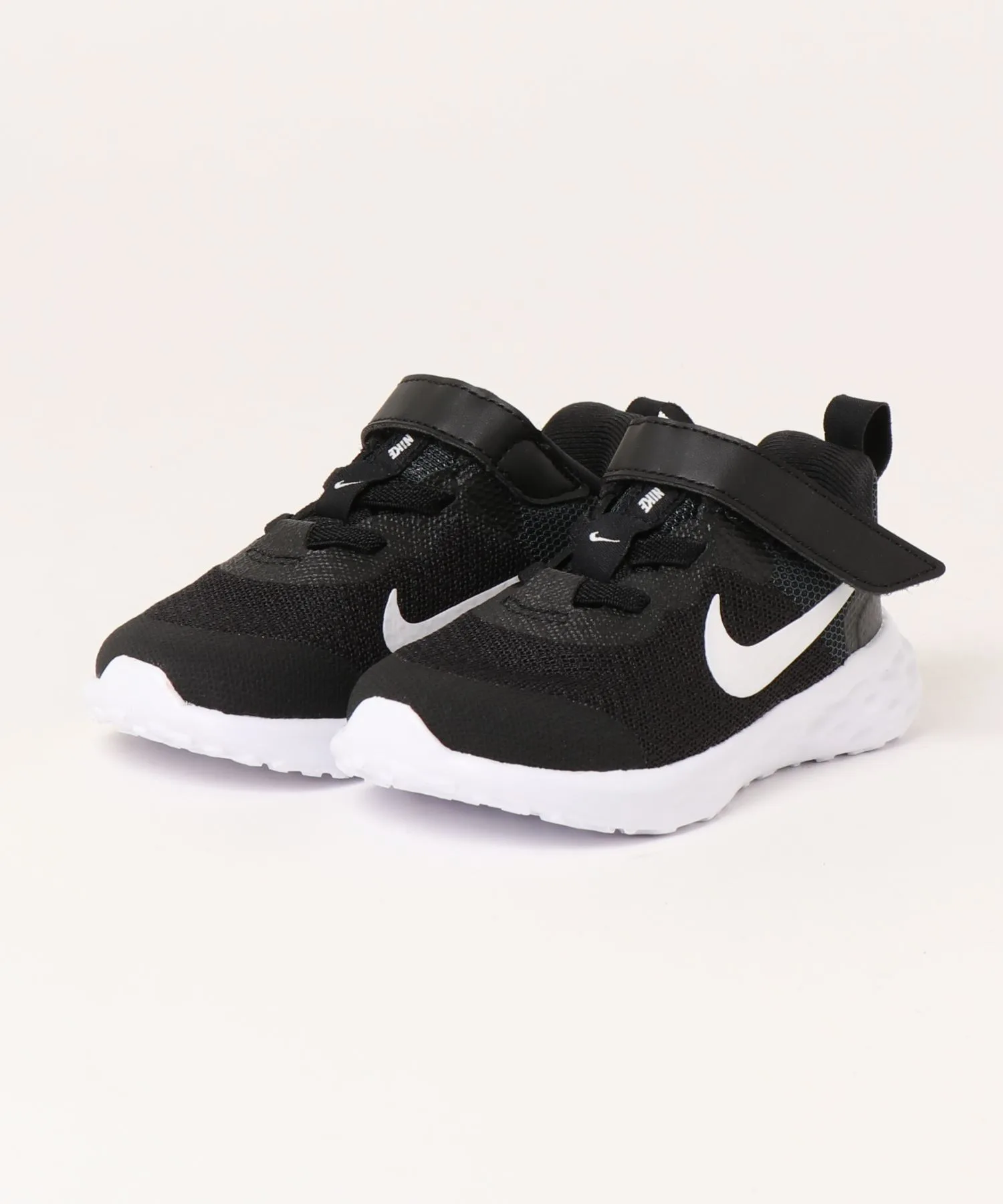 Детские кроссовки с удобной посадкой Nike Revolution 6 Next Nature TDV чёрно-белые