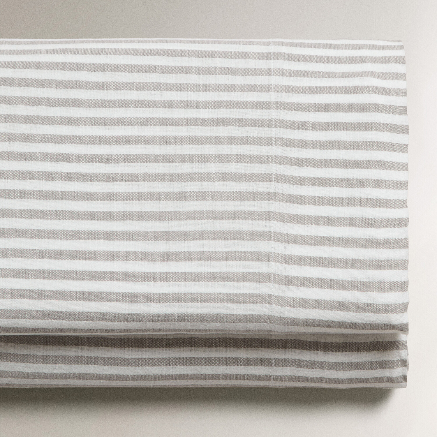

Простыня Zara Home Thin Stripes, серый