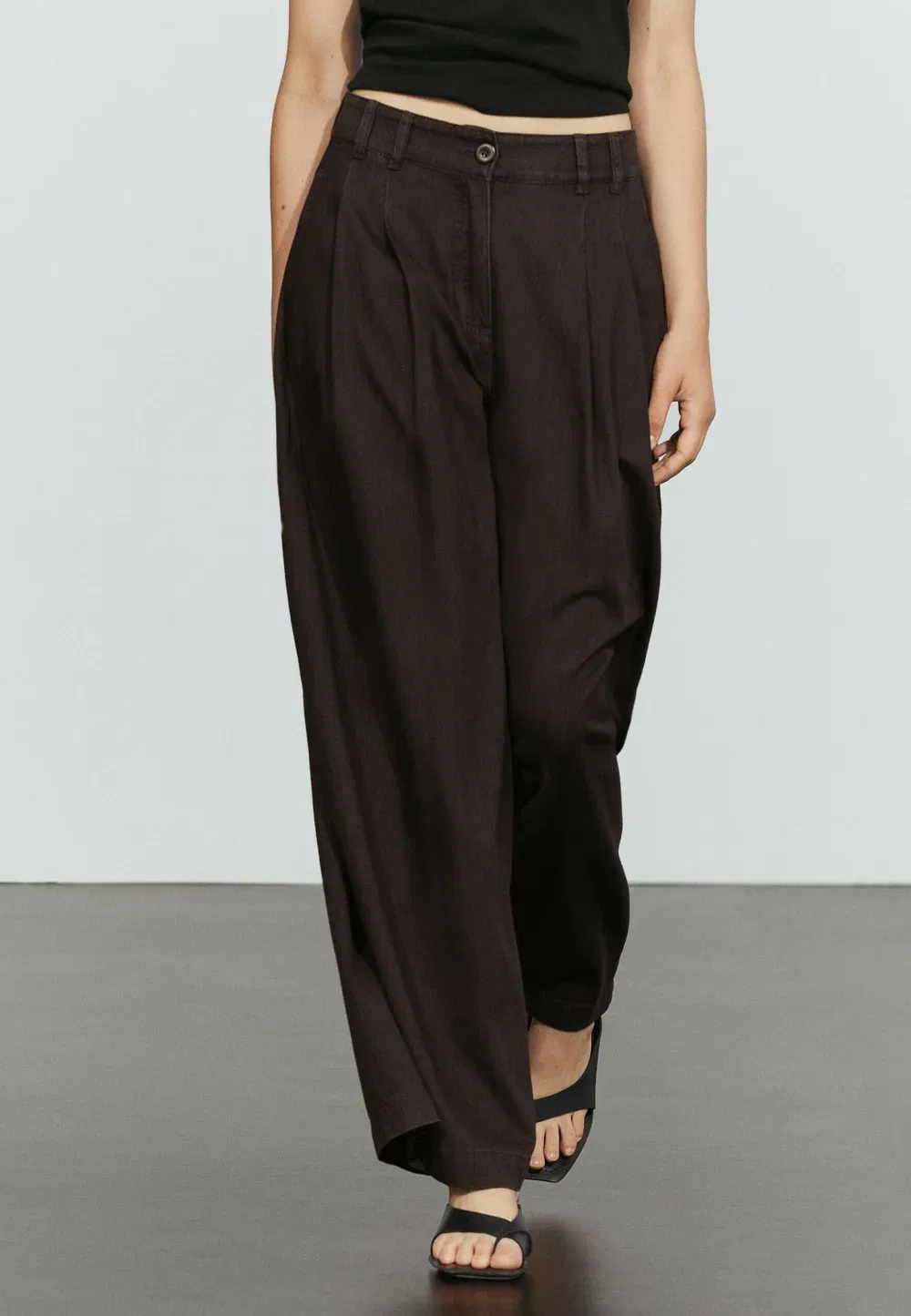 Джинсы с плиссировкой, облегающего кроя - джинсы свободного кроя Massimo Dutti, Dark Brown