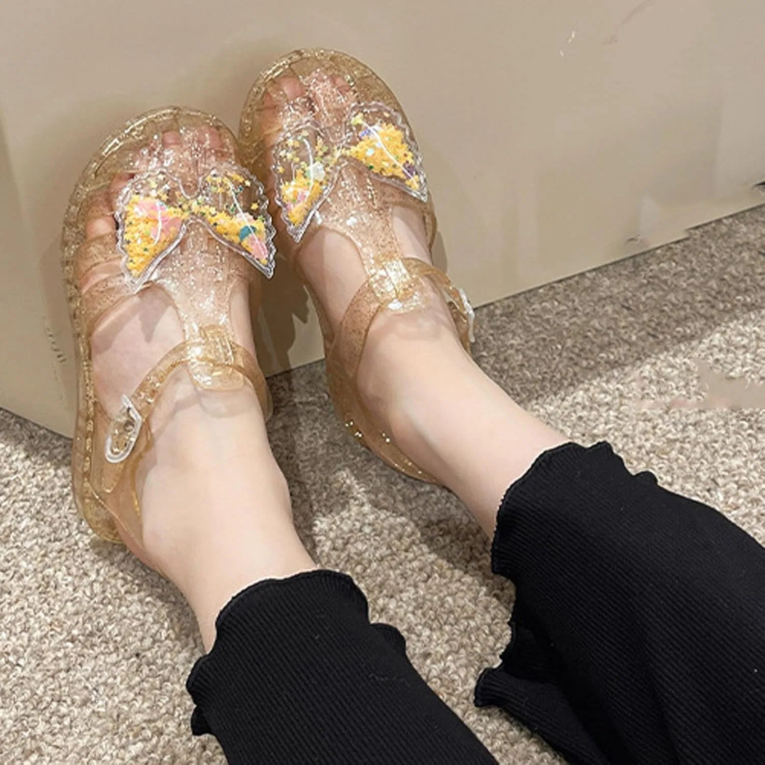 Детские сандалии для девочек с принтом бабочки Girl Jelly Sandals Kids Sequin Butterfly Princess Shoes Cute Closed Toe Summer Beach Flat Sandal with Ankle Strap, Gold — фото 2