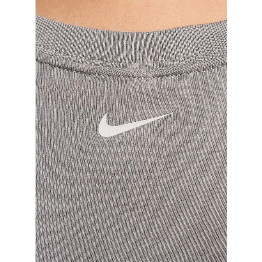 Женская футболка с коротким рукавом и круглым вырезом FZ4635-029 W NSW Crop Tee Gls Nike, XS, Серый — фото 4