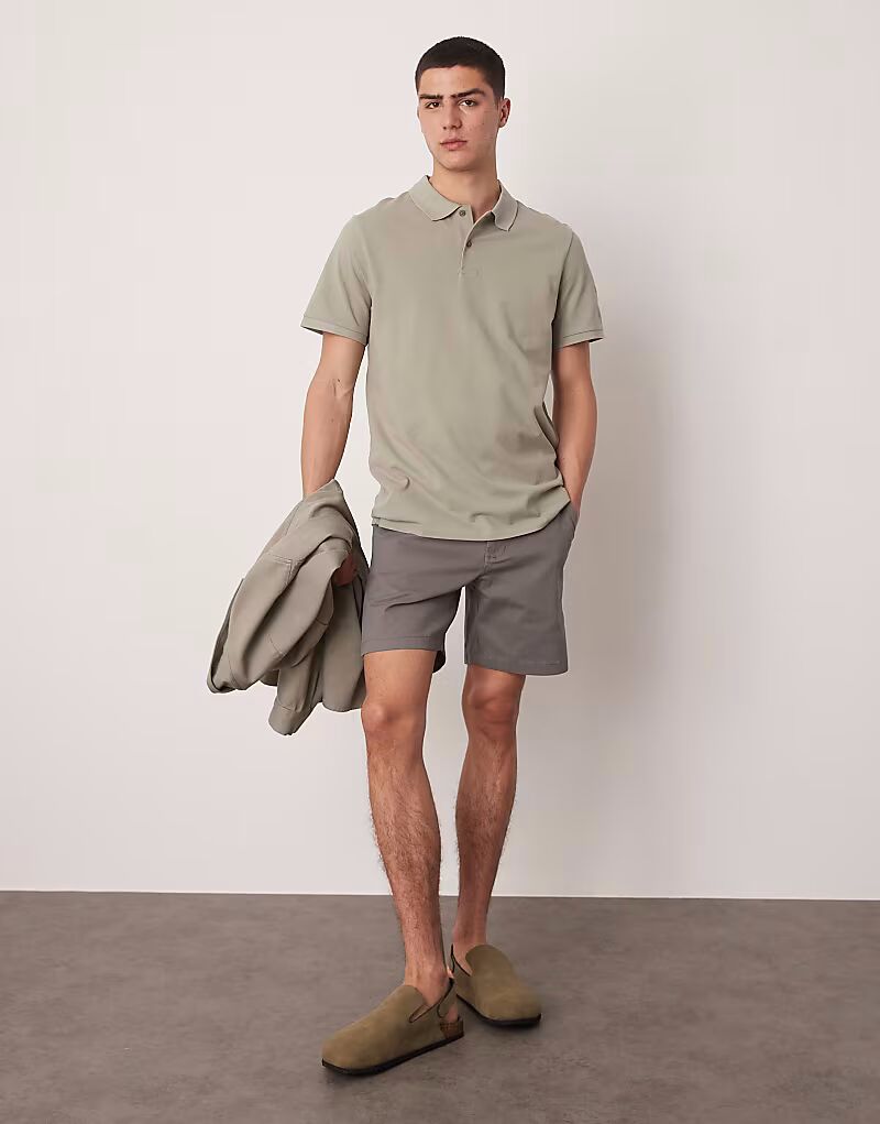 

Узкие шорты-чиносы ASOS Design серого цвета, средней длины