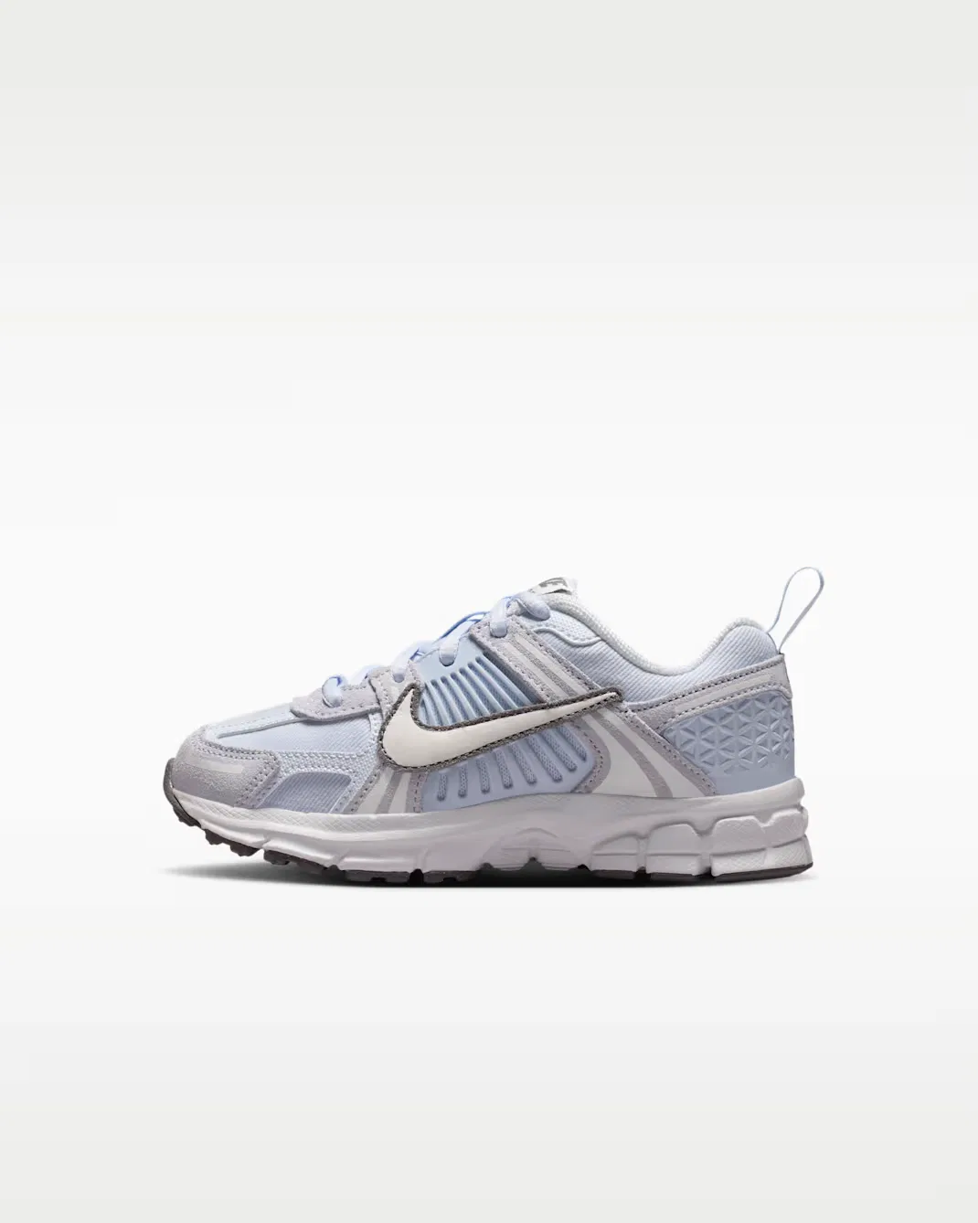 Детские кроссовки (классические шнурки) Nike Vomero 5, Football Grey/Pencil Point/Summit White