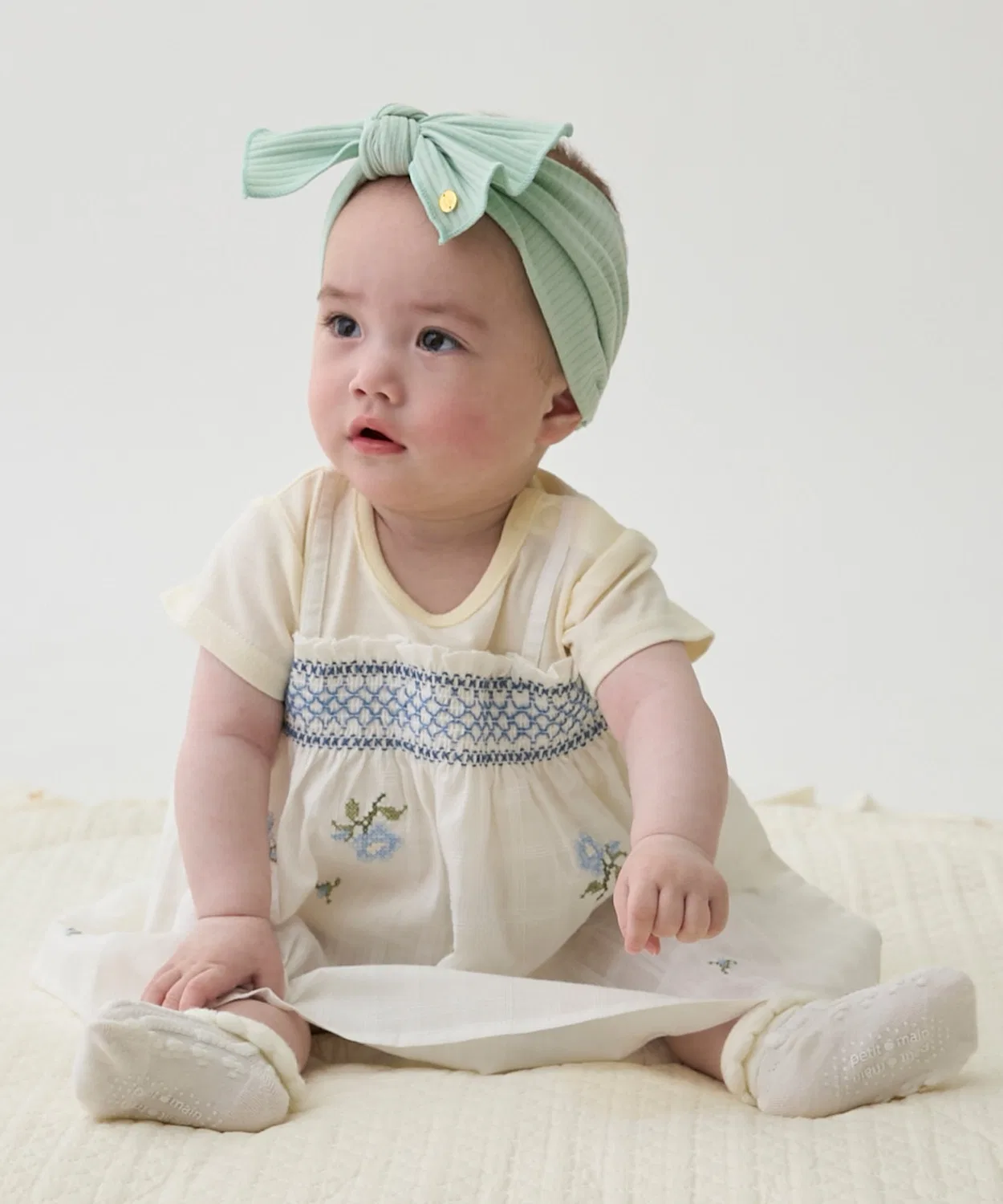Детский боди-комбинезон с цветочной вышивкой, модель Flower Stitch, petit main, Ivory