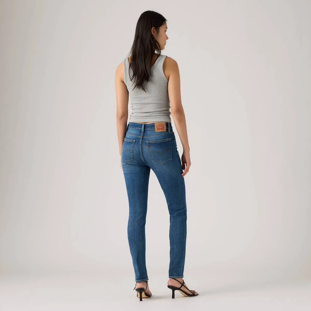 джинсы с высокой посадкой 721 и зауженными штанинами для женщин Levi's, Ripped Page - Medium Wash — фото 3