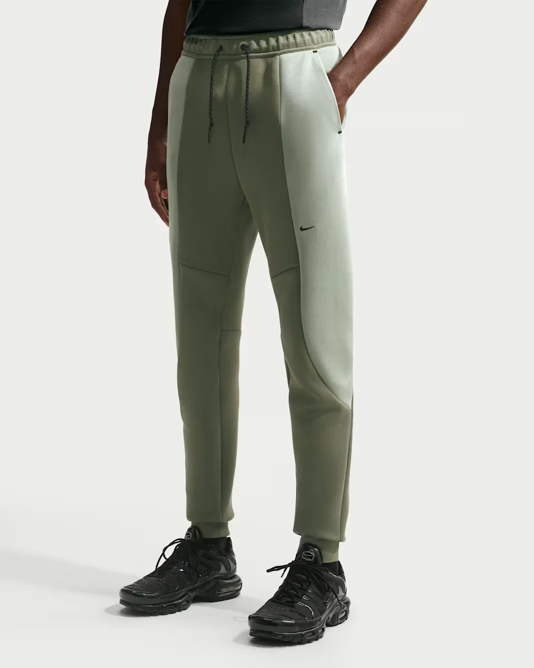 Мужские флисовые спортивные брюки с цветовыми блоками Nike Tech, Silver Sage/Jade Horizon/Black — фото 2