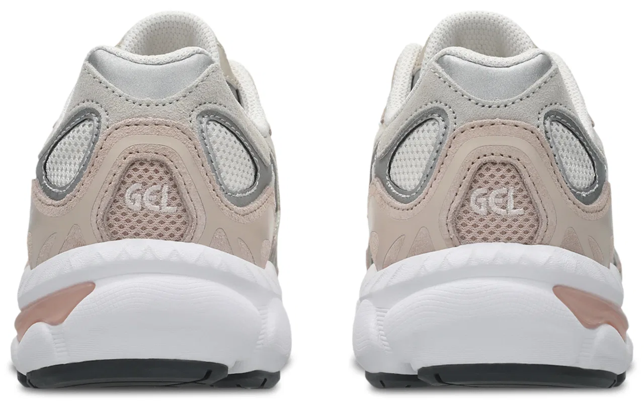 Кроссовки для девочек GEL-NYC ASICS, цвет Blush/Silver/Cream — фото 3