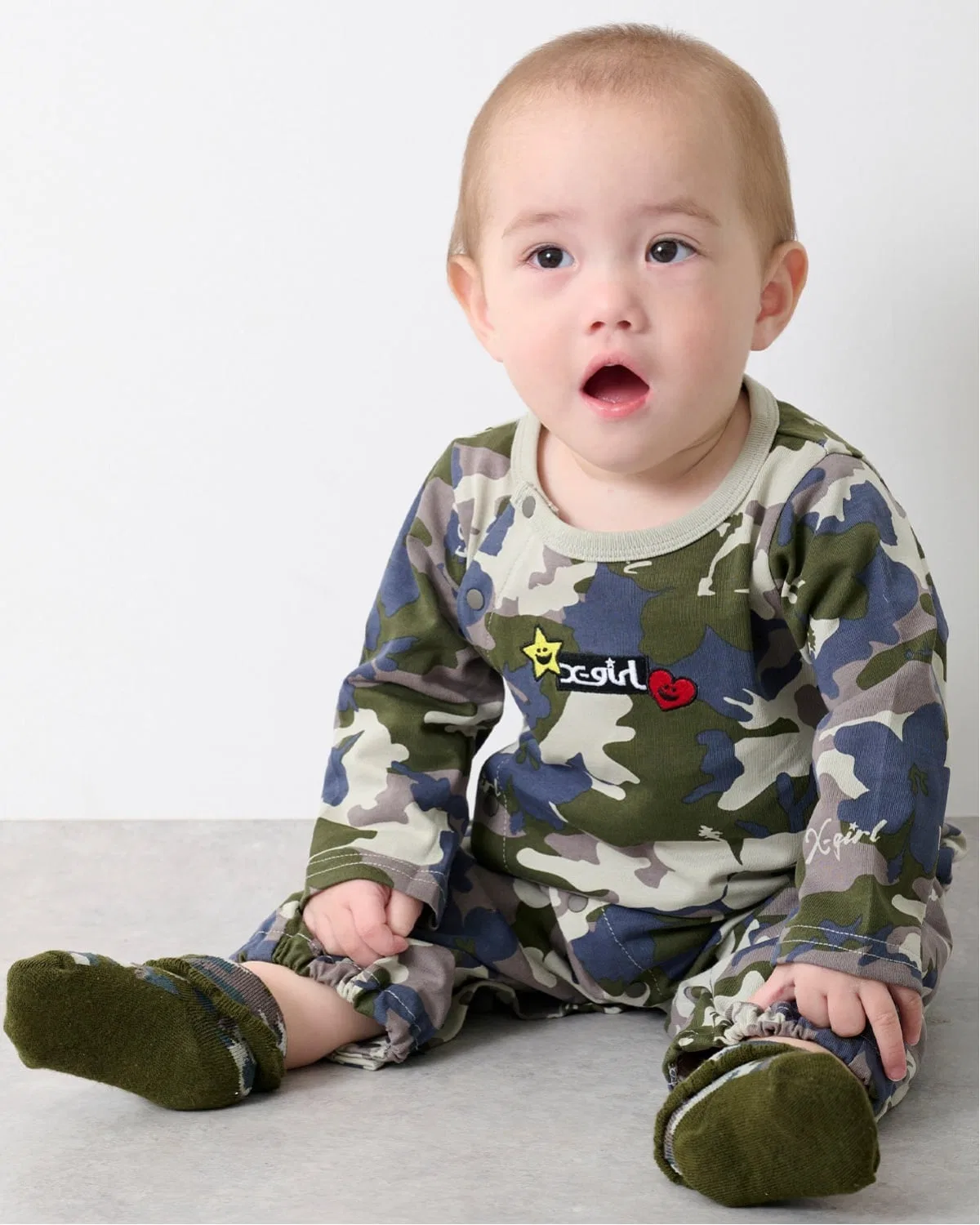 Детский комбинезон-боди с камуфляжным принтом X-girl Stages, Khaki — фото 2