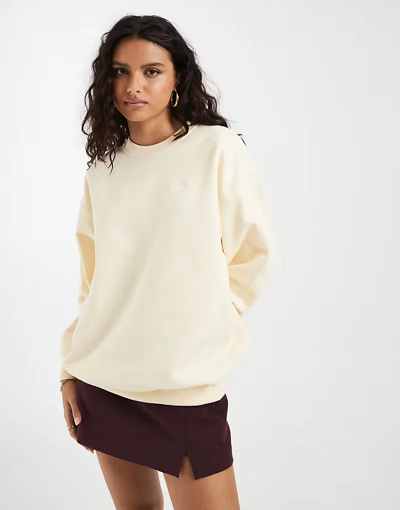 Свободная толстовка Adidas Originals Essential в масляно-желтом цвете