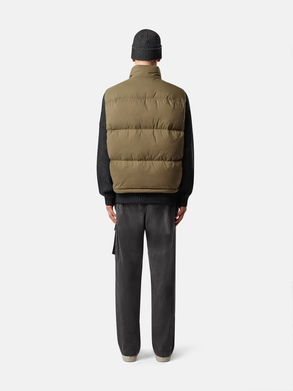 Мужской пуховой жилет Stone Island Lightweight With Zip Pockets, военный зеленый — фото 3
