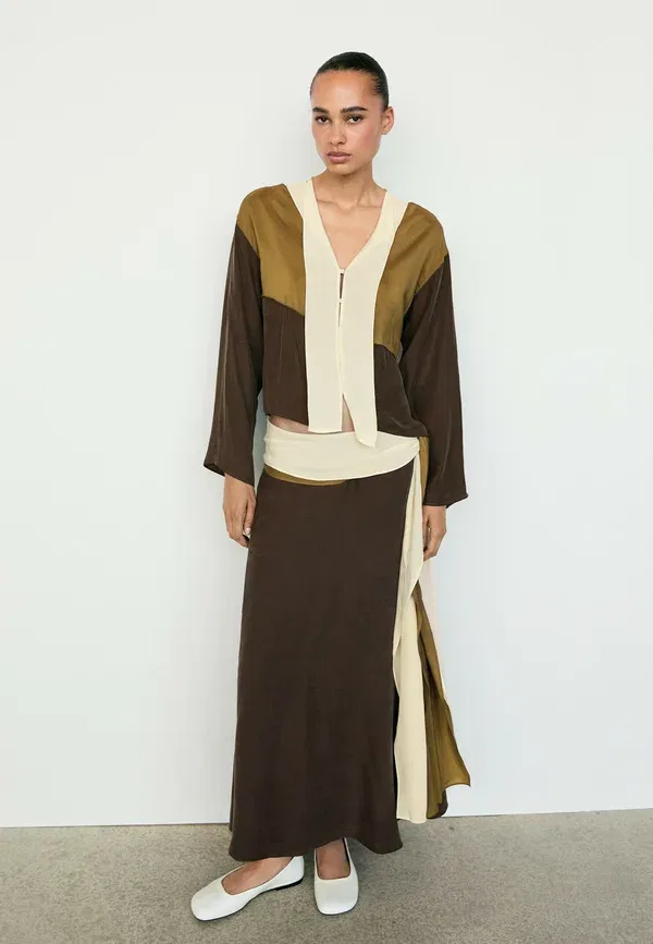 Юбка миди из купро, вискозы и лиоцелла Contrast ruffle midi skirt - maxi skirt Massimo Dutti, темно-коричневый