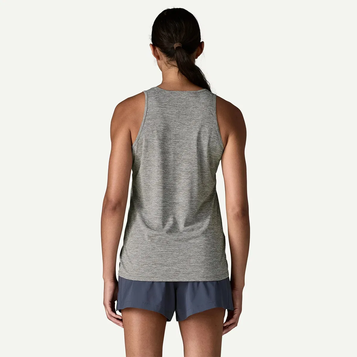 Женский топ-борцовка с широкой проймой Capilene Daily Tank Top Patagonia, Feather Grey — фото 4