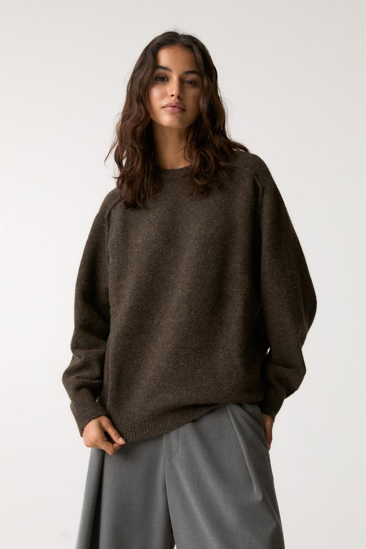 

Свитер оверсайз Pull And Bear, коричневый